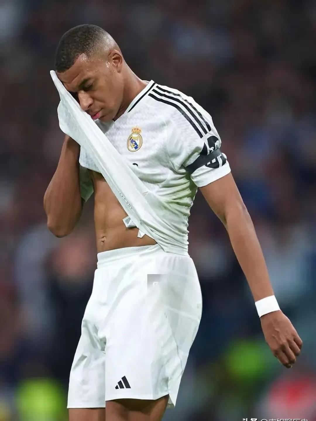 皇马核心球员被曝转会传闻，引球迷热议，的话来源其他一种标准其实.